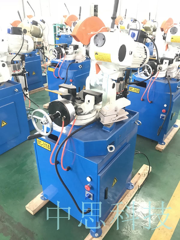 因?yàn)槭謩忧泄軝C(jī)適用靈活，便捷，方便攜帶